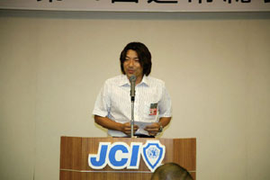 本年卒業予定の山本監事が、JC生活最後の「今月の誕生日」のスピーチを