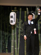 この事業を昨年委員長として頑張った山城副理事長(右)と、担当副理事長だった幾世理事長(左)