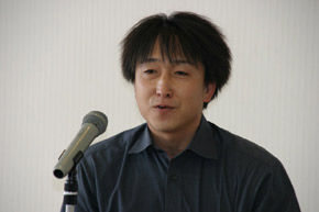 3分間スピーチをする山本君。お題は「夢」について