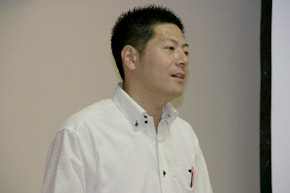 矢野委員長による趣旨説明