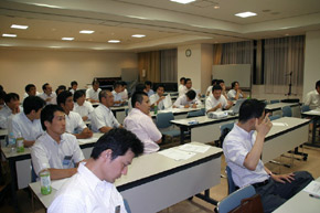 例会後「公益法人制度改革セミナー」が開催されました