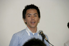 出向者報告をする竹原君