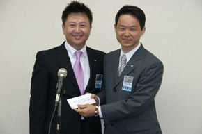 今月の誕生日の吉岡副理事長