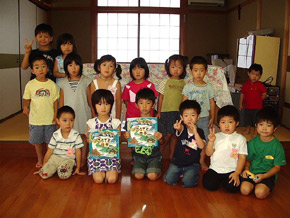 暁星幼稚園のみんなと記念撮影