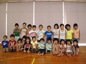 たんぽぽ保育園のみんなと記念撮影