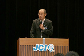 安達監査担当役員による講評