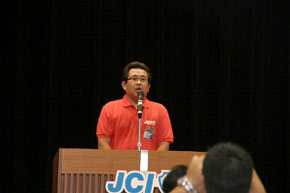松本副委員長による趣旨説明